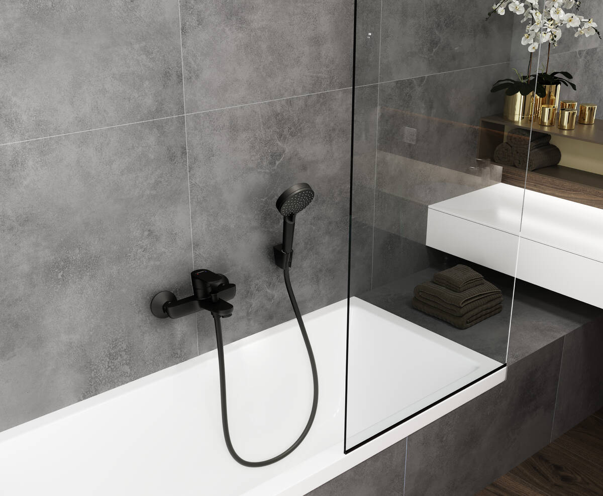 71440670 MIJEŠALICA HANSGROHE VERNIS BLEND CRNA KADA